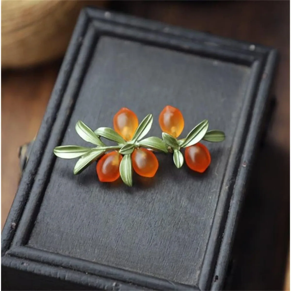 Baroque Luxury Lucite Orange Berry Design Women's Brooch，Suit Coat Jewelry Clothing Accessories，Holiday Party Couple Gifts