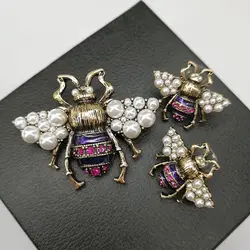 Crystal Bee Stud Earring for Women Trendy Insect Inlay Pearl Earrings Party