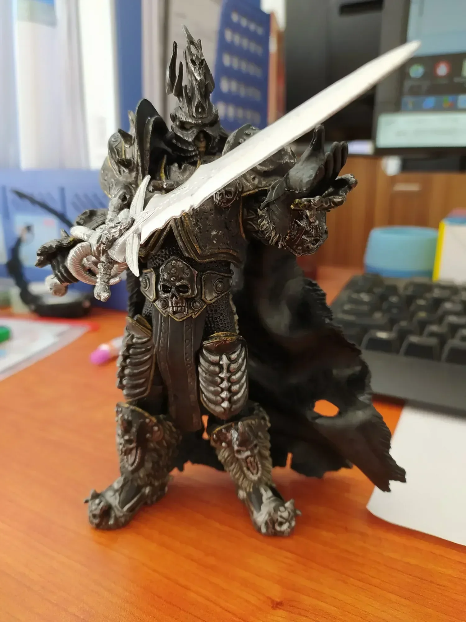

18cm Game WOW Character Fall of the Lich King Arthas Menethil Action figure Desktop Model statue PVC Collectible birthday gift