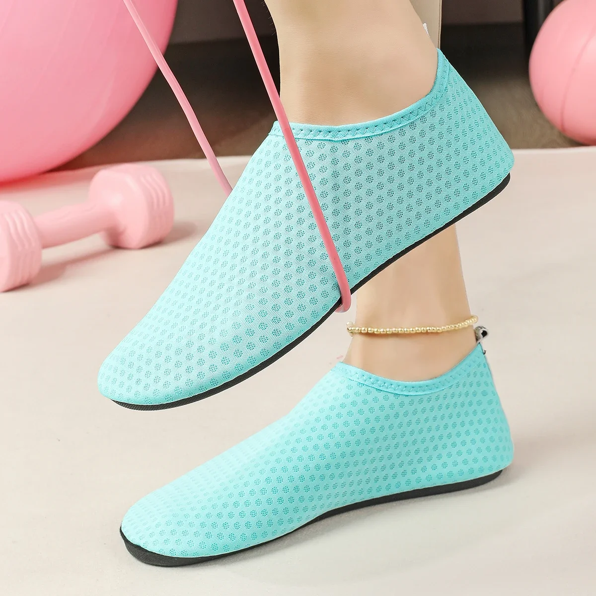 Couple Outdoor Wading Shoes Beach Vacation Water Shoes Swimming Shoes Men's Women's Sneakers Suitable for Yoga Gym view 4