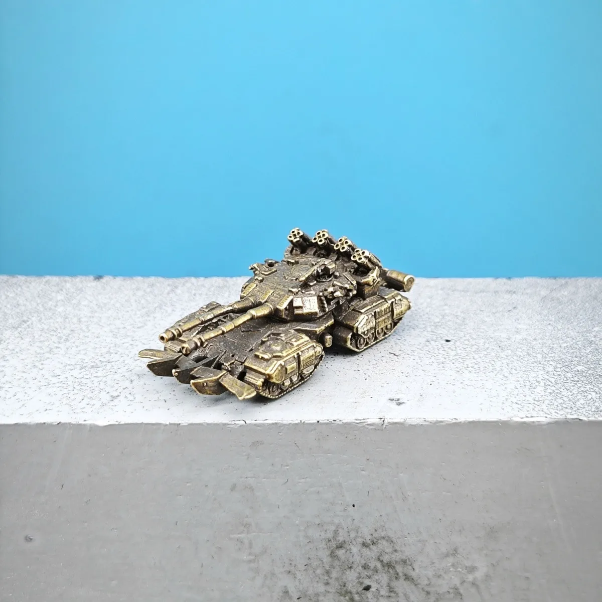 Vintage Brass Fantasy Heavy Tank Miniature Model Military Vehicle Diorama Sand Table Wargame Scene Decor Collectible Craft