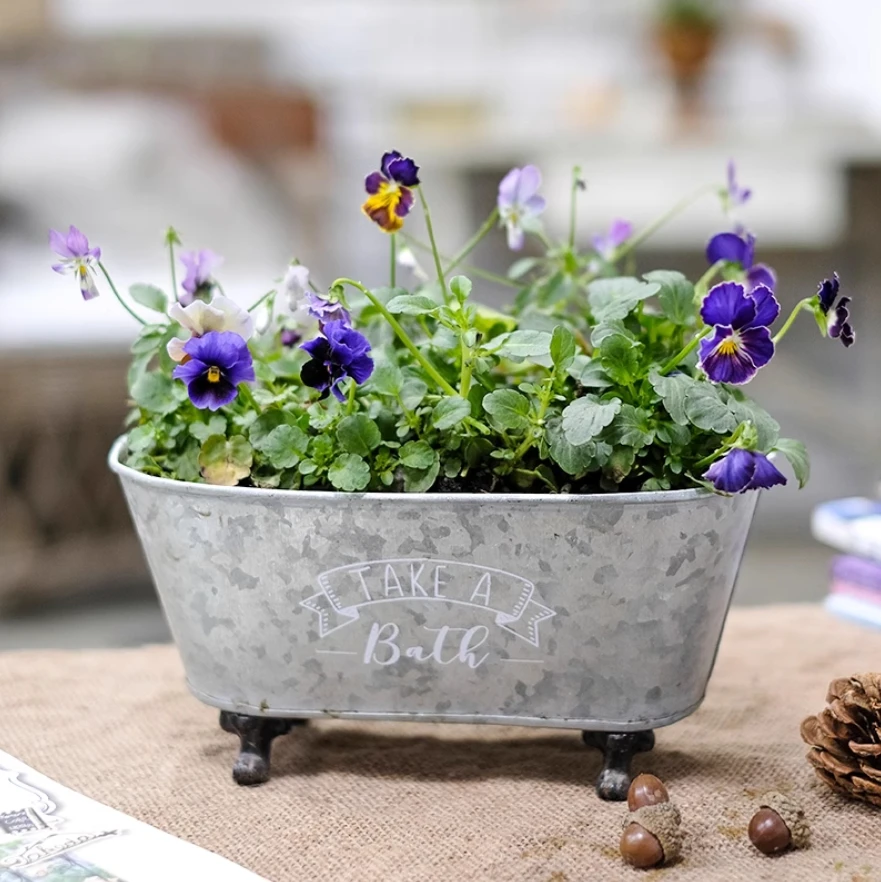 Clawfoot Rustic Country Metal Bathtub Planter, Galvanized Flower Pot