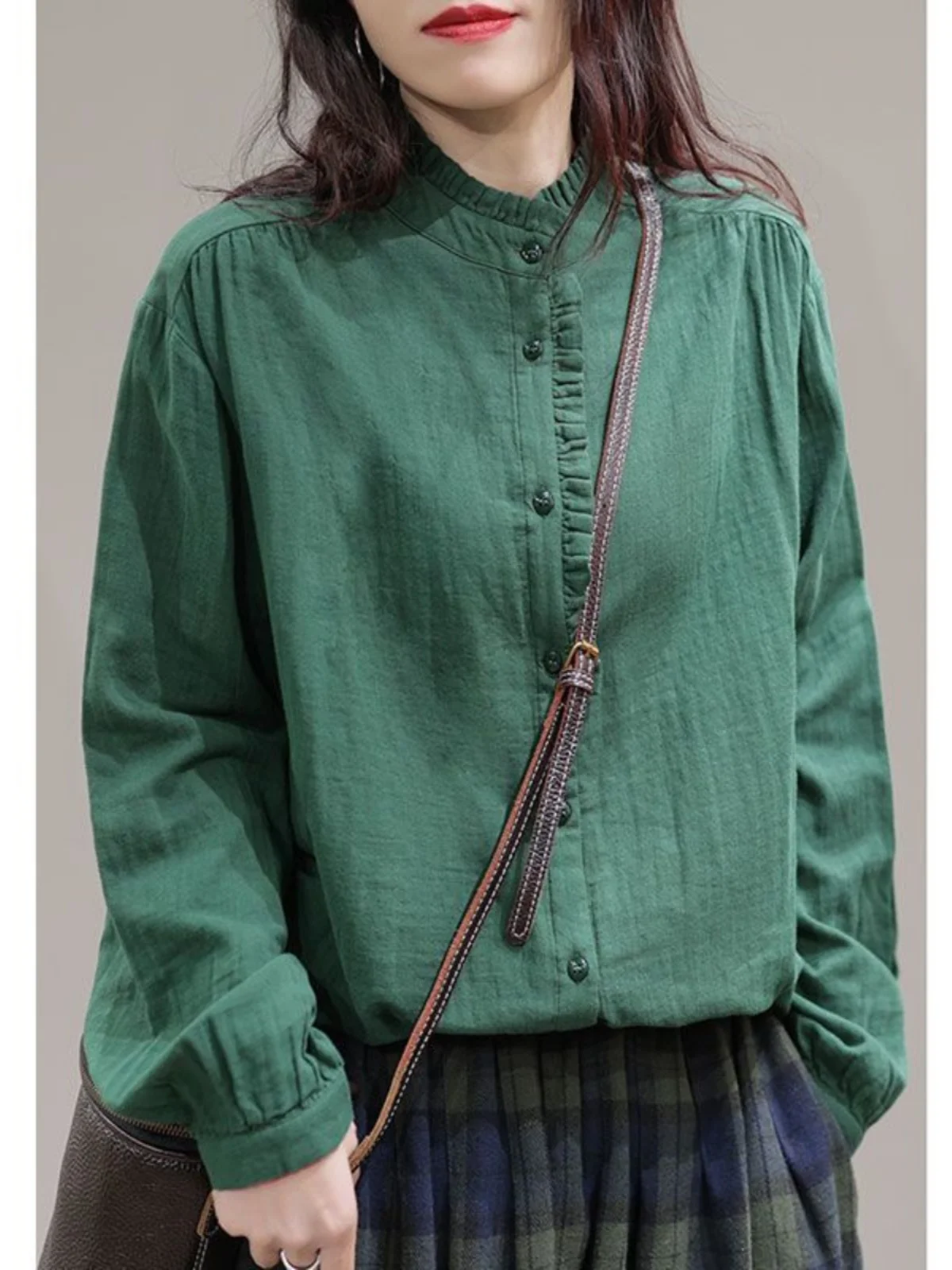 Faionable Cotton Linen White Floral Lace Ladies irt Spring Autumn New Sle plus Size Slimming Anti-Aging Top