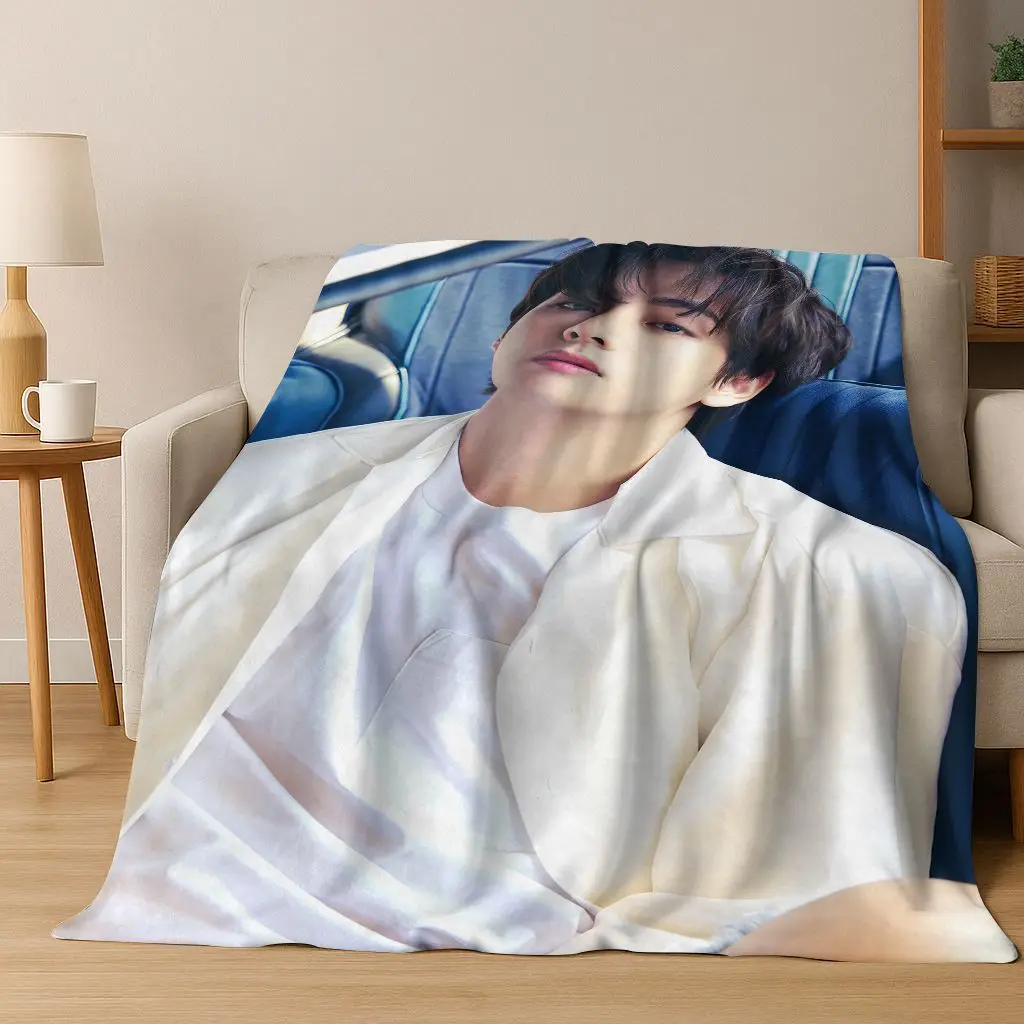 Kpop Kim Tae Hyung V Min Yoon Gi,SUGA, Agust D بطانية من الفلانيل بطانية دافئة ناعمة لغرفة النوم وغرفة المعيشة والسرير والسفر والنزهة هدية #5