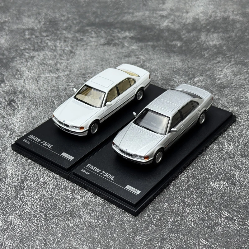 

AR BOX 1:64 Scale Diecast Alloy BMW 750iL (E38) Toys Vintage Cars Model Classics Nostalgia Adult Gifts Souvenir Static Display