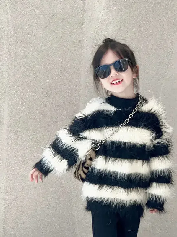 

Girl Sweater Fur Top South Korean Children Black and White Striped Sweater 2023 Autumn and Winter New Little Girl Hairy Sweaters