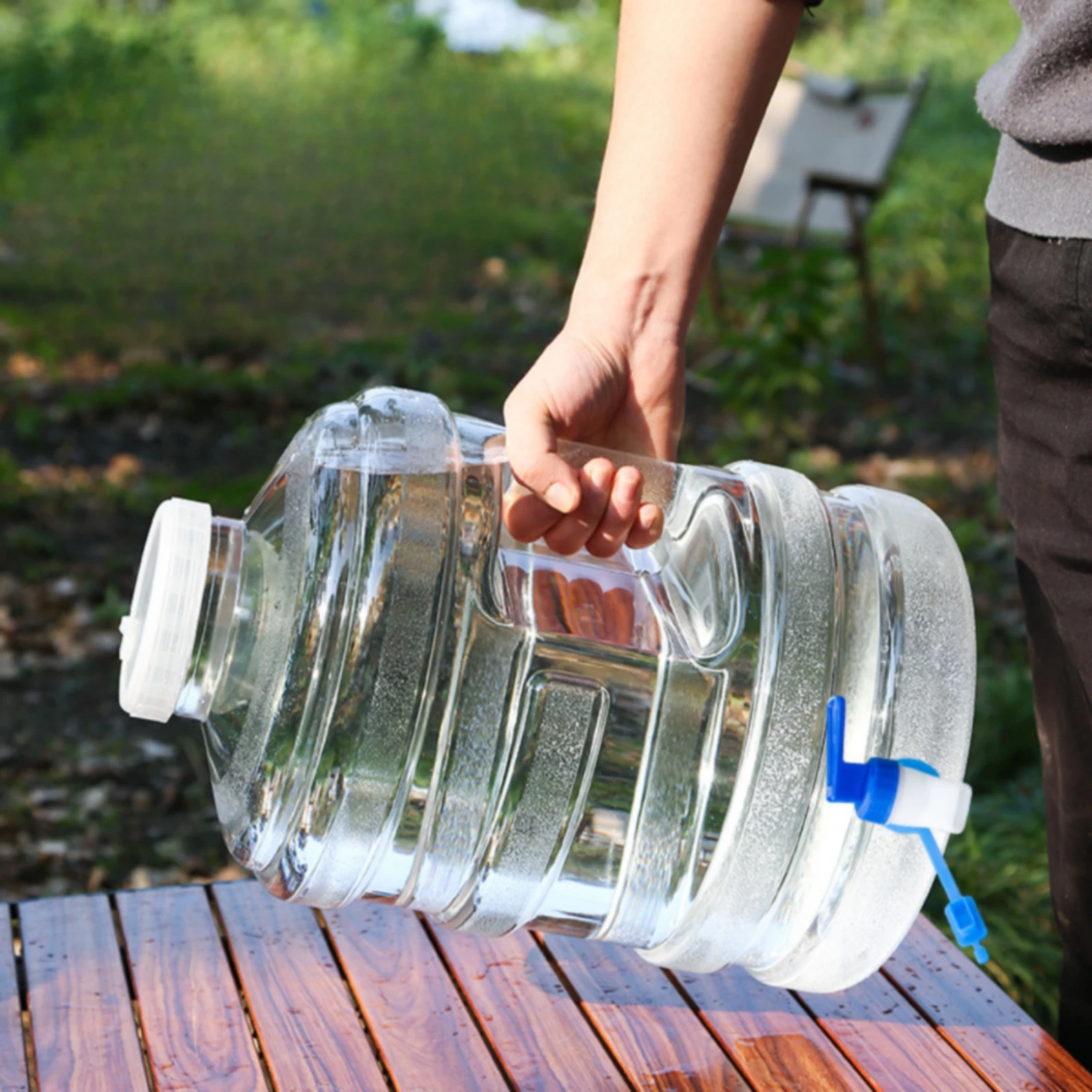 Water Container with Faucet Large-Capacity Water Container with Tap Beverage Dispenser with Handle Portable Vessel BPAwithout