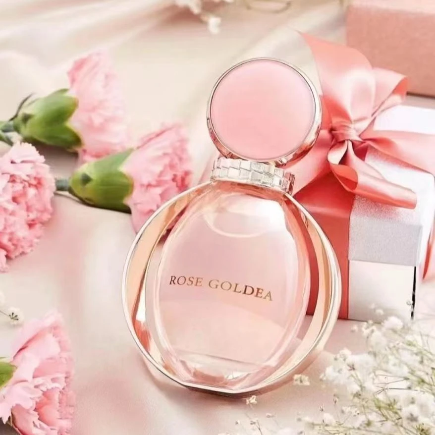 ローズウッドとムスクの香りが暖かく洗練された香りを添える、ラグジュアリーな90MLブランド香水スプレー。通勤やデートに最適です。