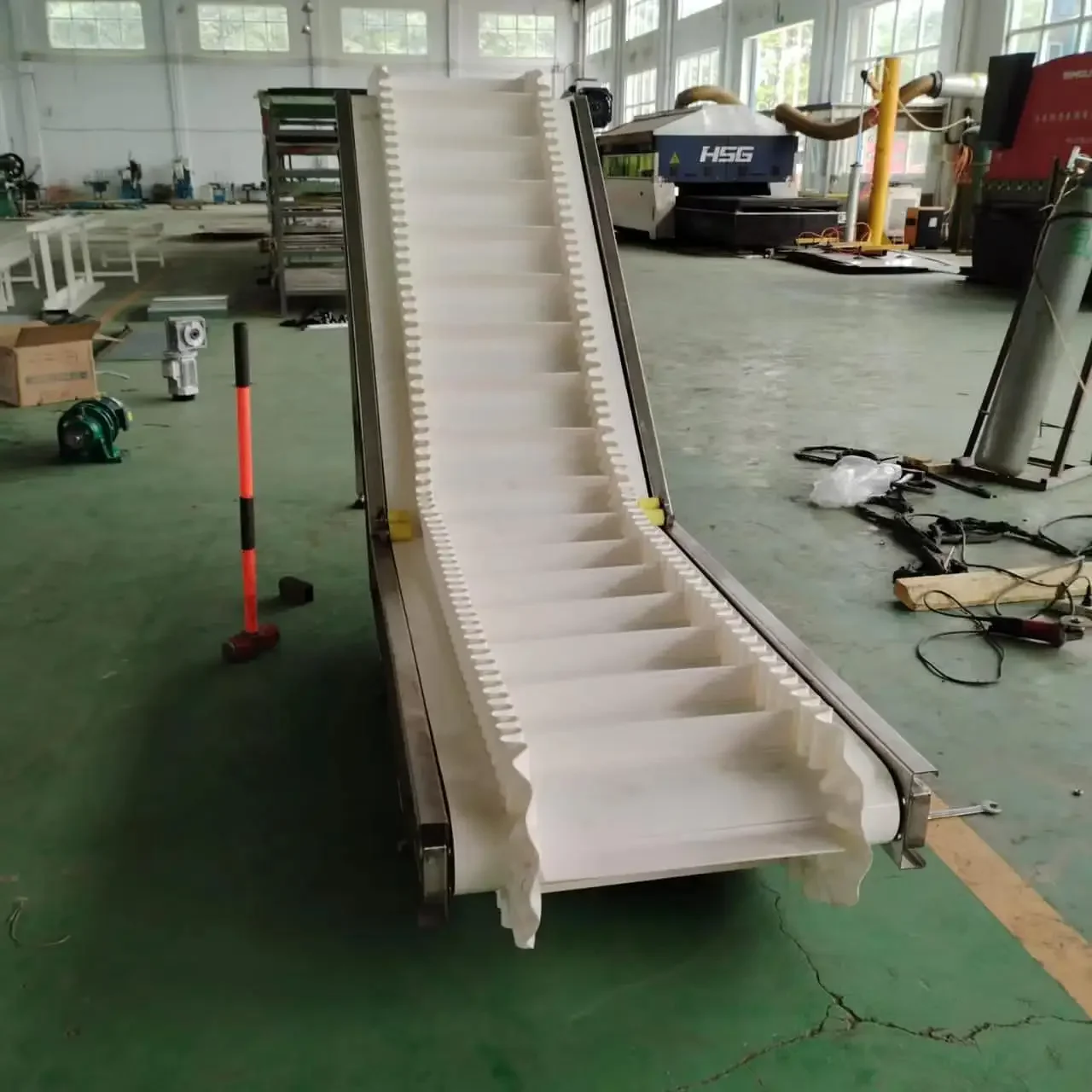 Z Type Inclined Conveyor for Material Handling Conveyor System