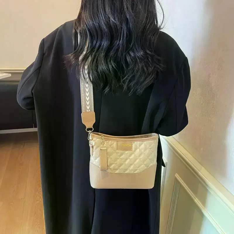 

Stylish PU Diamond-Patterned Women's Handbag; Girly Tote Square Bag for Commuting