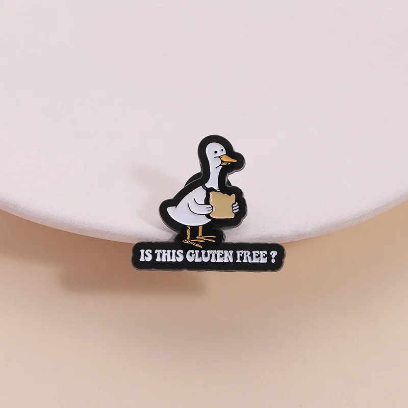 الخبز الكبير الأبيض أوزة الكرتون بروش الإبداعية شخصية جديدة لطيف شارة بطة الحيوان الملحقات الملابس على ظهره طوق إبرة