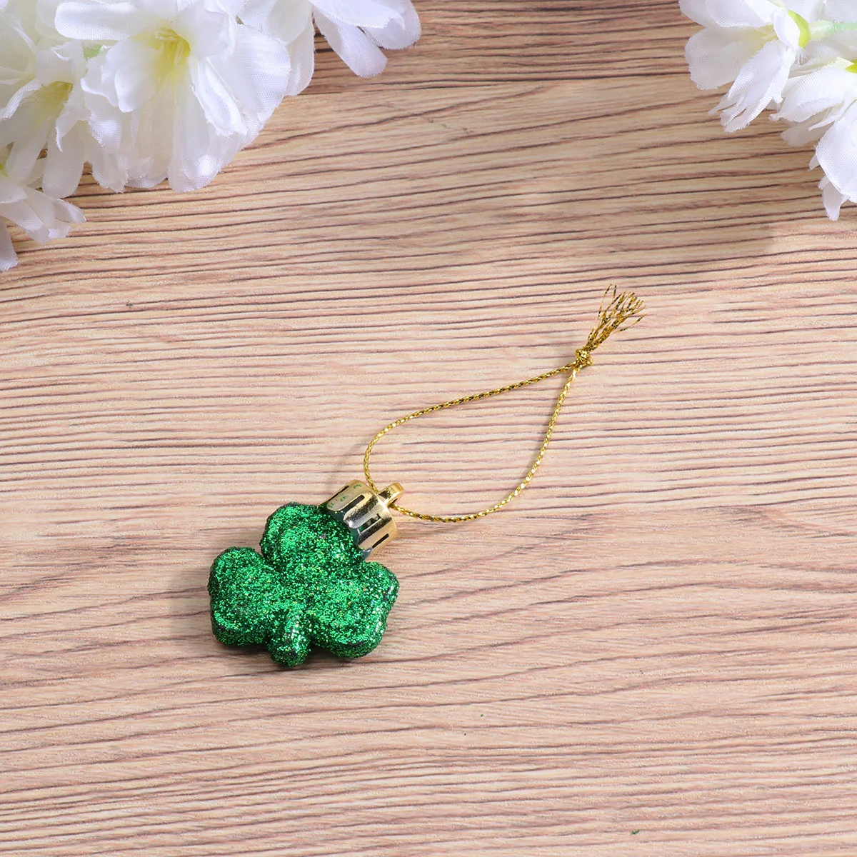 12pcs Shamrock Hanging Pendant Party Hanging Ornaments Plastic Layout Props Party Supplies Patricks Day Hanging pendant