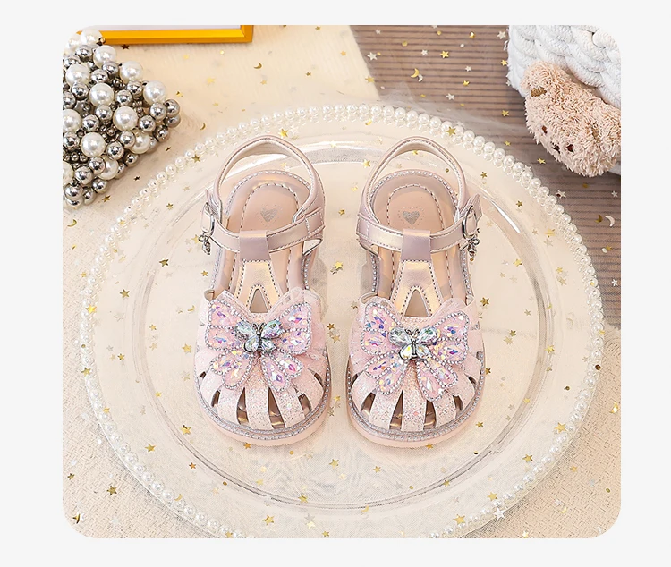 Kleinkind Mädchen Strass Schmetterling Leder Sandalen 2026 Neue Sommer Kinder Geschlossene Zehenpartie Strand-Sandalen Rutschfeste Trendige Prinzessinnen-Party-Sandalen – Detail 4