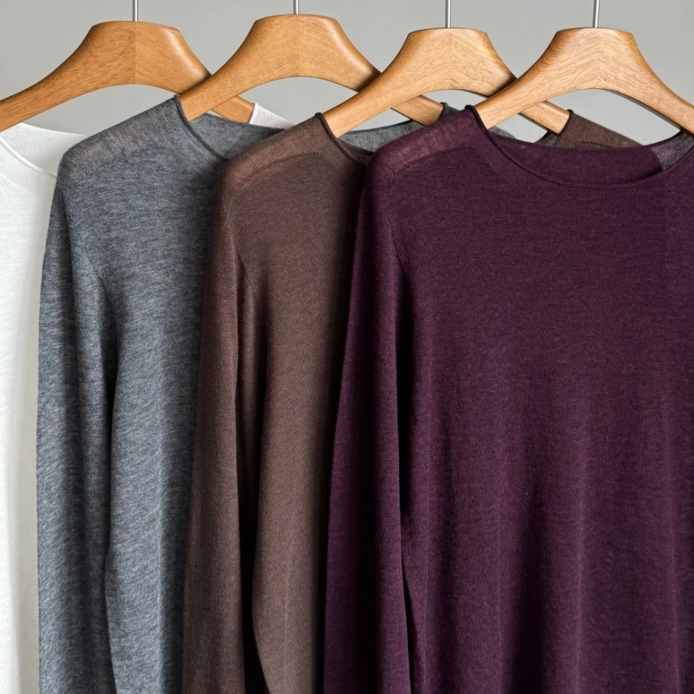 90% Wool and 10% Silk Blend Lightweight Long-sleeve Base Layer Top for Women
