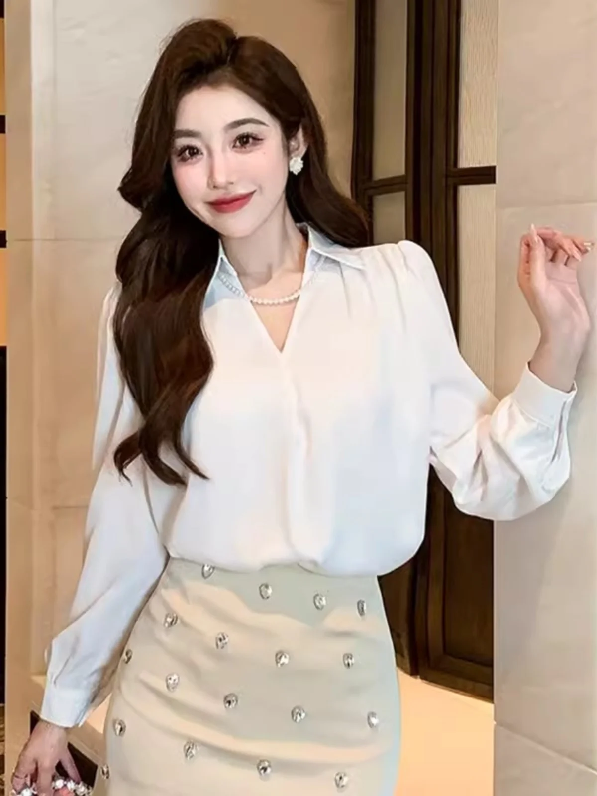 

Белая шифоновая рубашка с V-образным вырезом и длинными рукавами, женская, осенне-зимняя, ранневесенняя, новая модель, элегантная женская блузка, универсальный топ