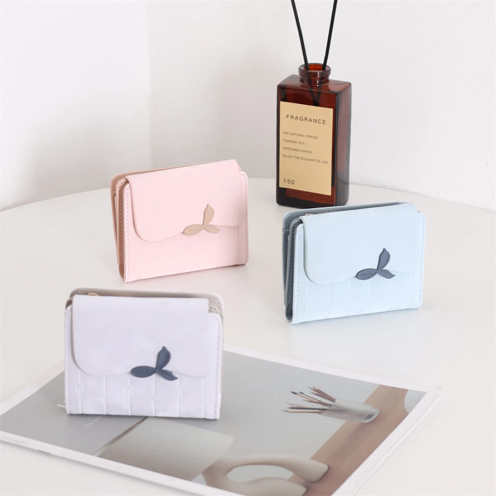 Soft PU Leather Short Wallet Women Chic Compact Wallet with Leaf Buckle Zipper Foldable Multi-Function Coin Purse