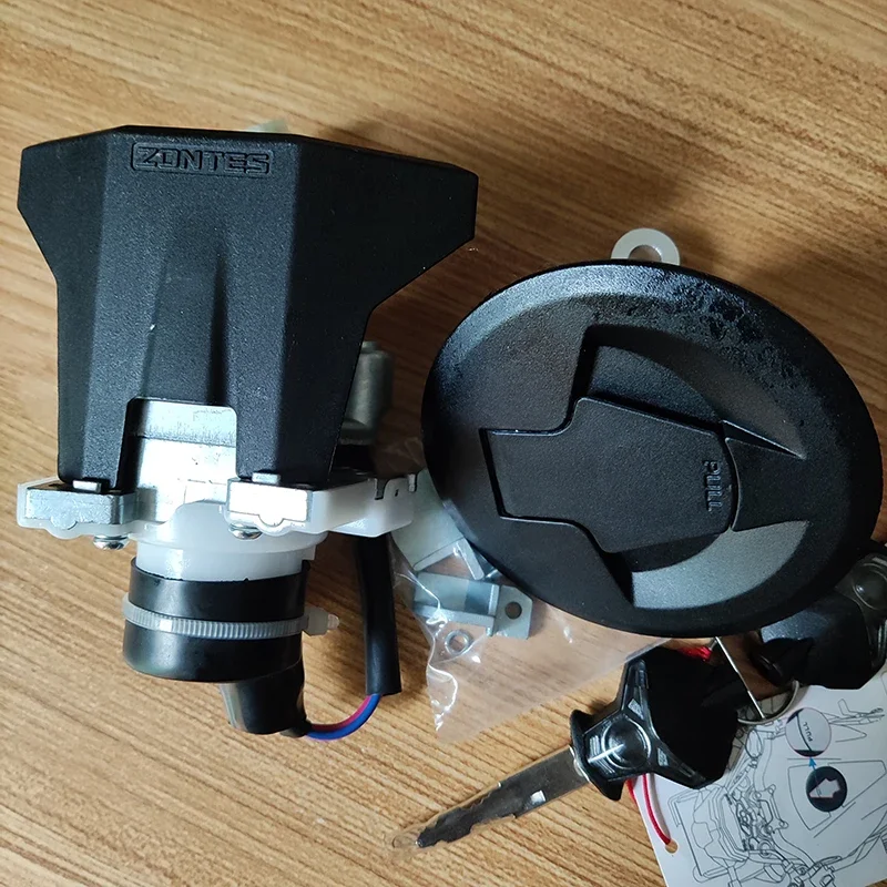 

Оригинальные запчасти для мотоциклов ZONTES G1 125 G2 125: электрический замок зажигания, переключатель топливного бака, полный комплект замков с ключами.