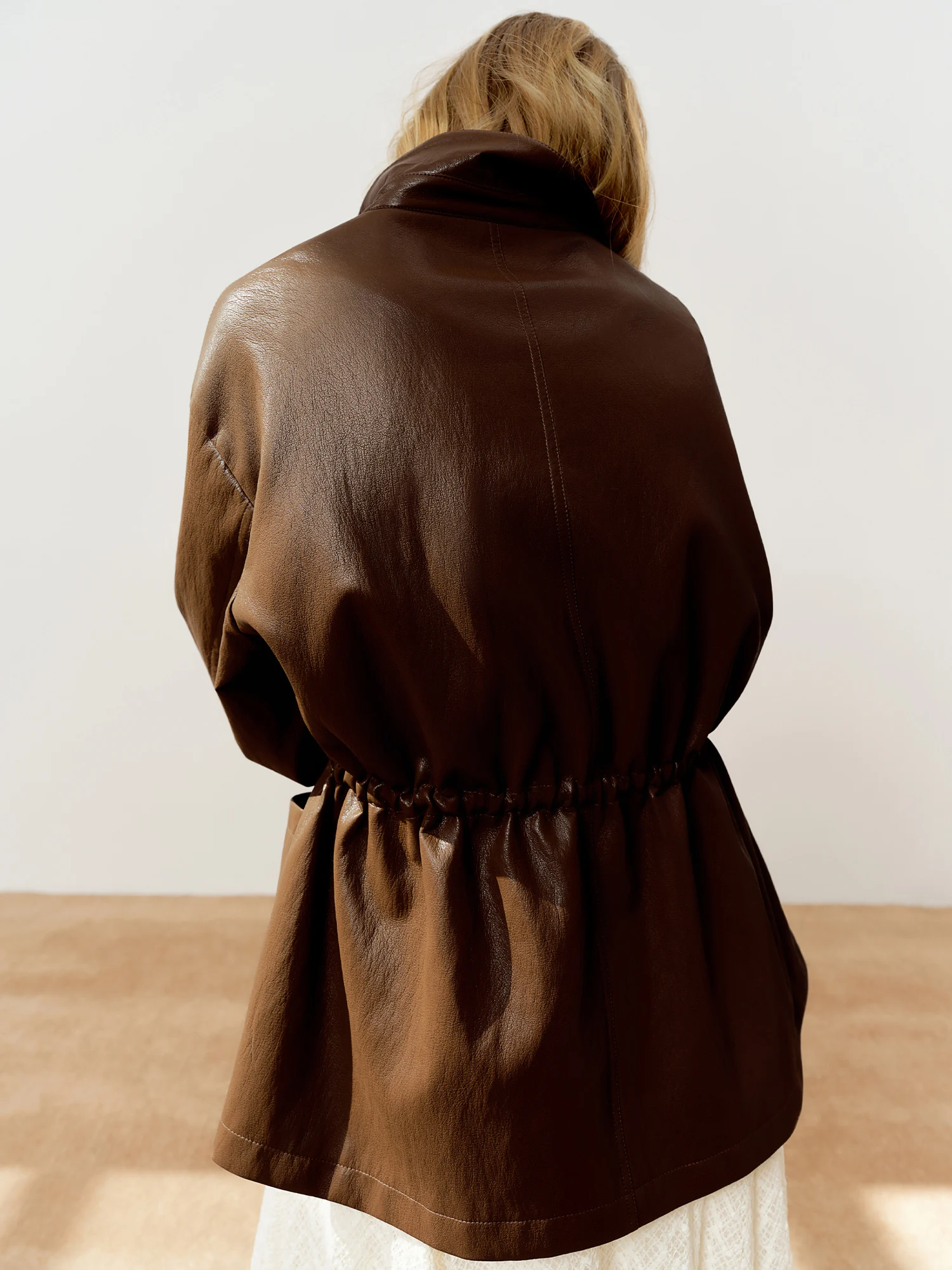 DUSHU 2026 봄 여성용 드로스트링 허리 오버사이즈 가죽 재킷 - 슬림핏 크롭 모터사이클 스타일 PU 코트 캐주얼용