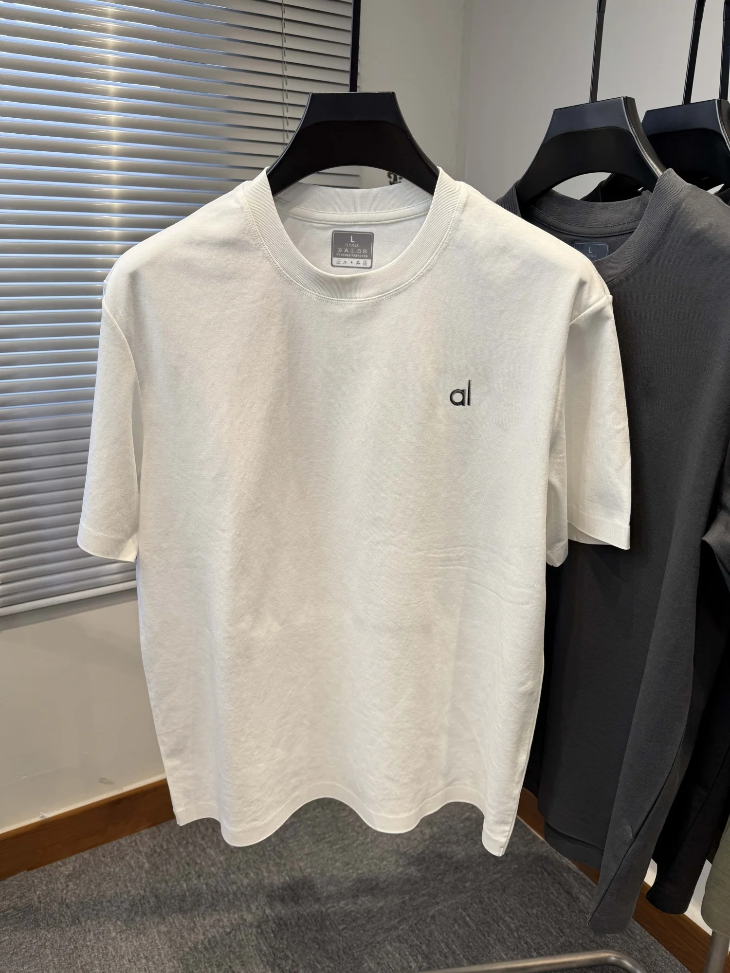 New high-end brand men's round neck seamless short sleeved top summer fashion letter badge original Korean style loose T-shirt image 6