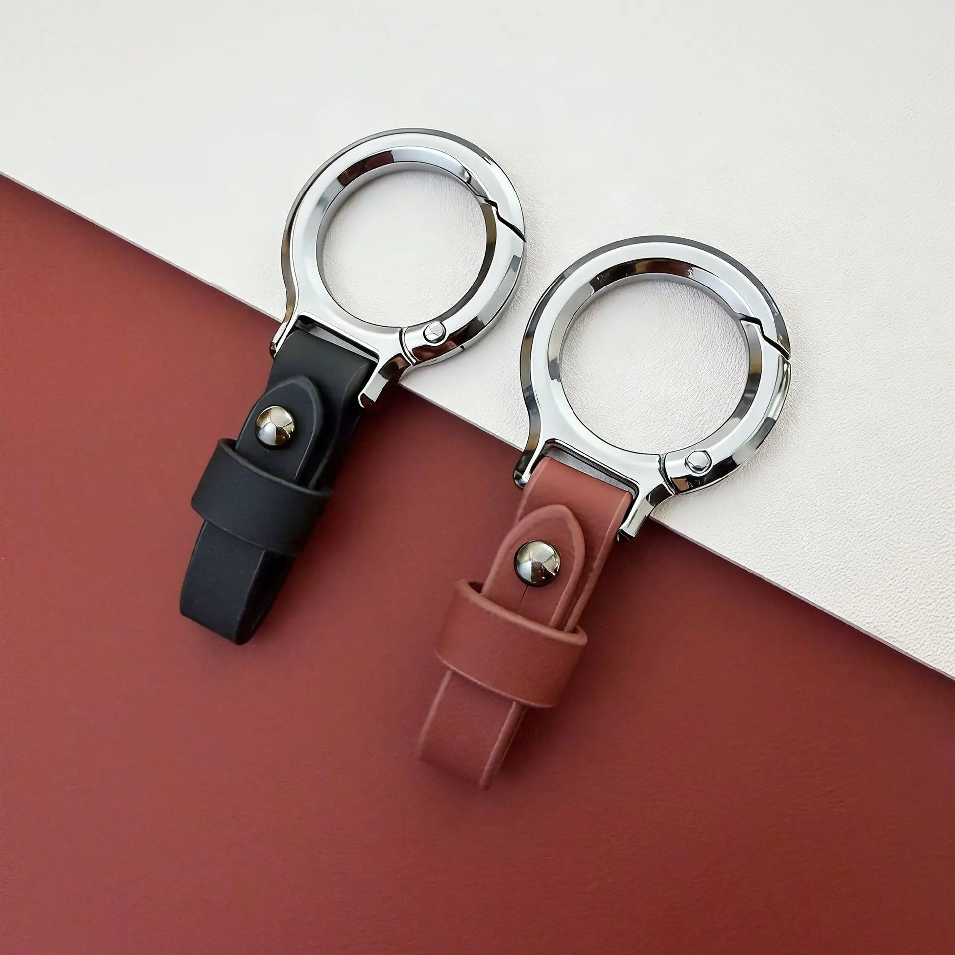 Herren-Schlüsselanhänger aus Zinklegierung und Leder, Anti-Verlust-Karabiner, langlebiger Schlüsselhalter, Organizer für den Gürtel, Geschenk – Detail 4