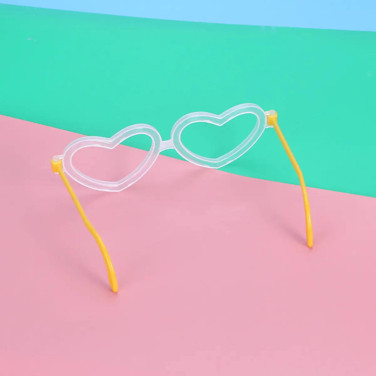 

30 шт. флуоресцентных очков в форме сердца, светящиеся в темноте, для концертов, мероприятий на открытом воздухе, вечеринок, свадебного декора