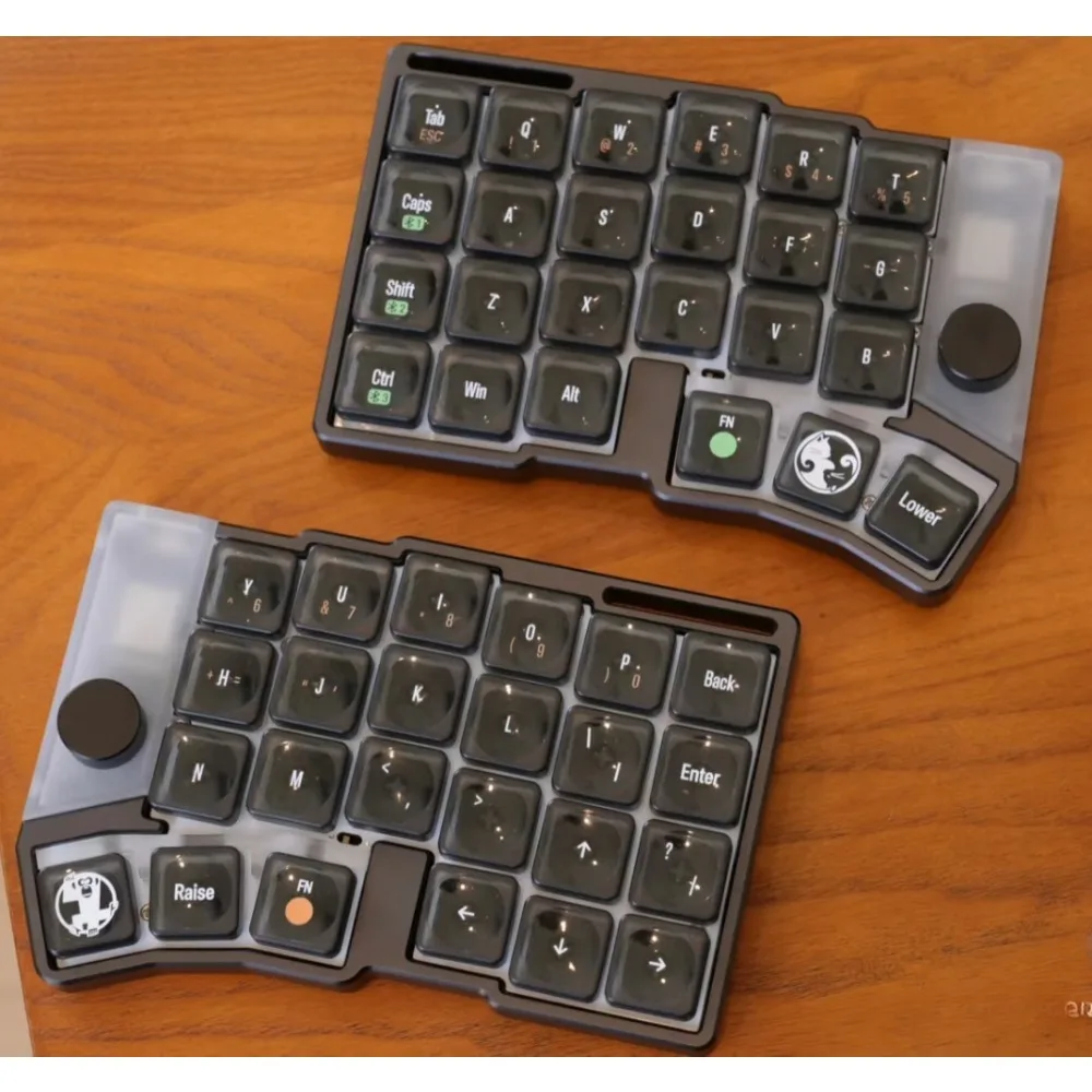 Tenting Cornix Wireless Split Keyboard in Line Wired Bluetooth Dual Mode Keyboard Kit Aluminium Kailh Choc V2 FR4 Vial  Game