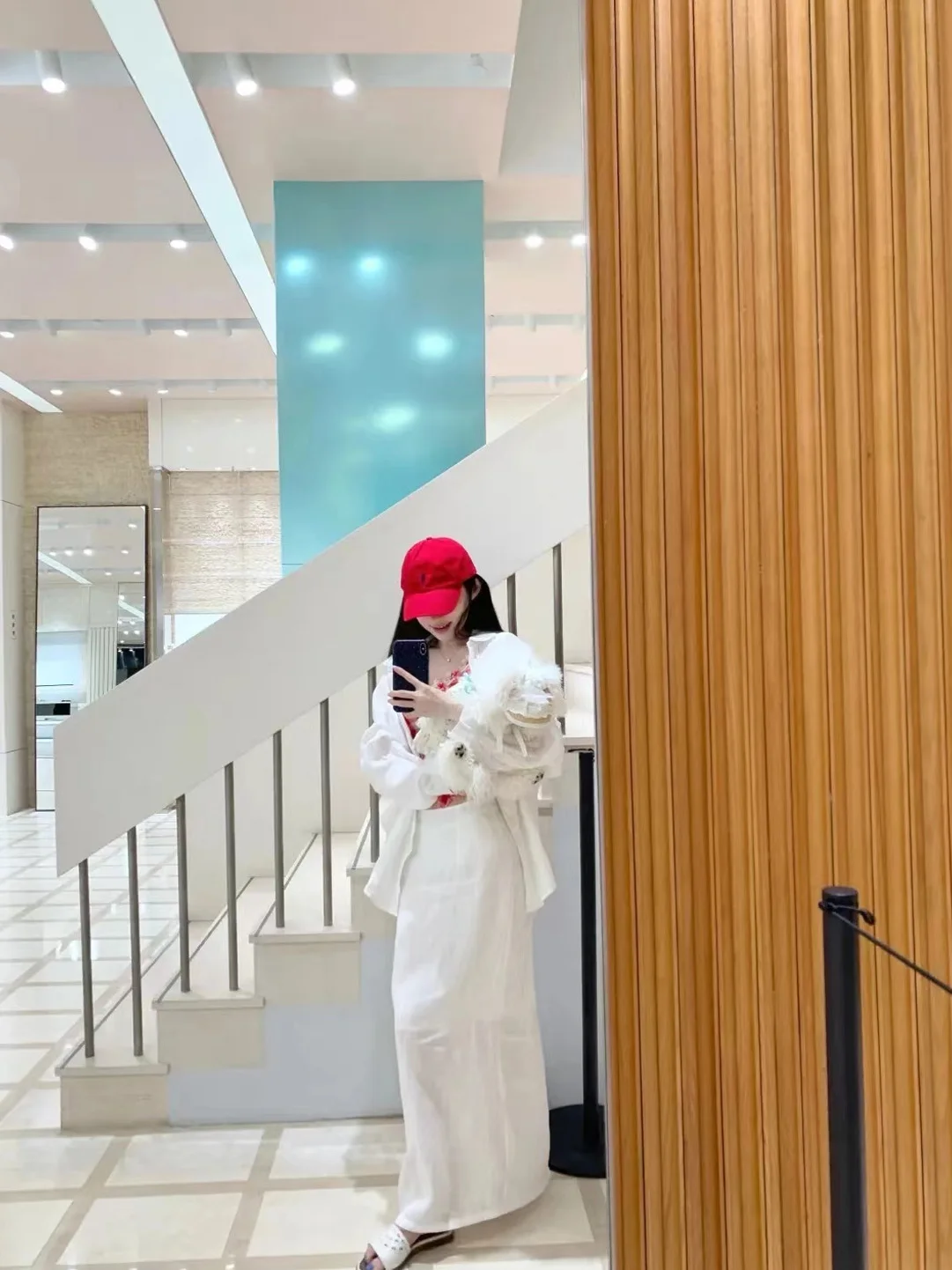 

Elegant Minimalist White Long Sleeve Shirt Women's Fashion Set with Slimming Skirt Casual Versatile Summer Outfit