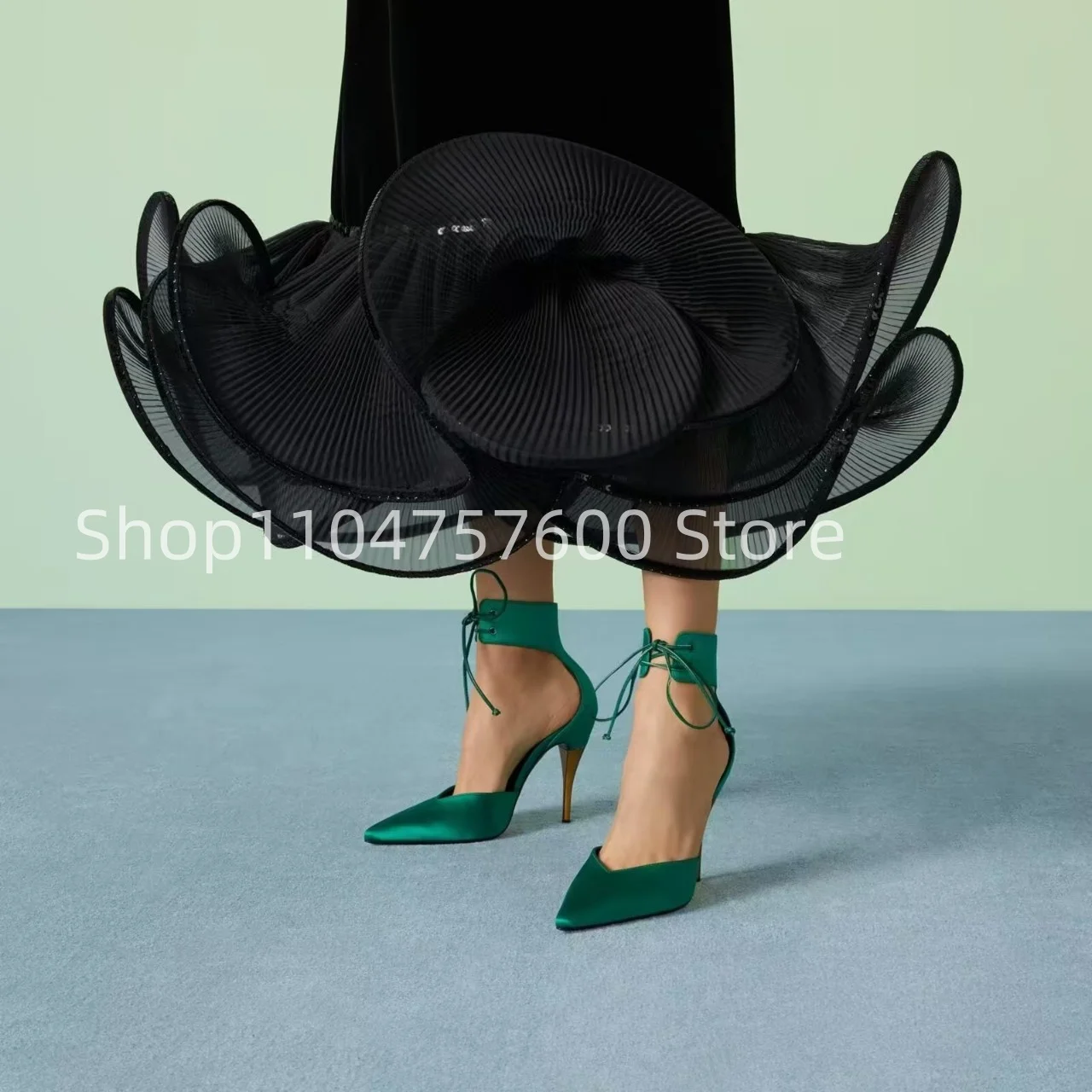 2025 Summer New Women's Wrap Toe Sandals Pointed Toe Gold Stiletto Classic Sexy Wrap Heel Strap Large Size Ladies Single Shoes