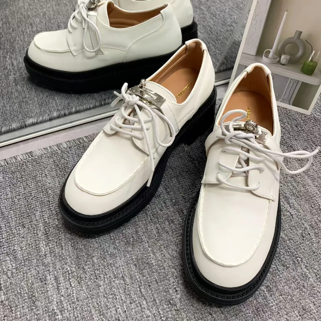 أحذية نسائية بكعب سميك على الطراز البريطاني لربيع وخريف أحذية بدون كعب أنيقة جديدة مقاس صغير أحذية فردية