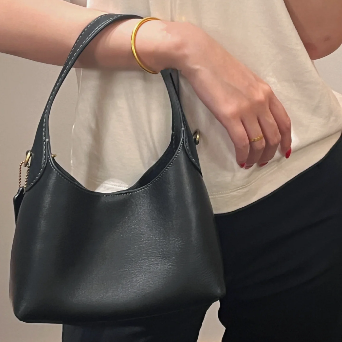 Brooklyn 34 Hobo Large Capacity Leather Shoulder Handbag Tote Bag Shopping Bag Casual Minimalist Style Detachable Strap image 3