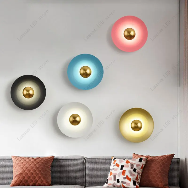 

Светодиодный настенный светильник с питанием от переменного тока, креативный дизайн, трехцветный металлический настенный светильник, современное роскошное художественное декоративное освещение для украшения комнаты