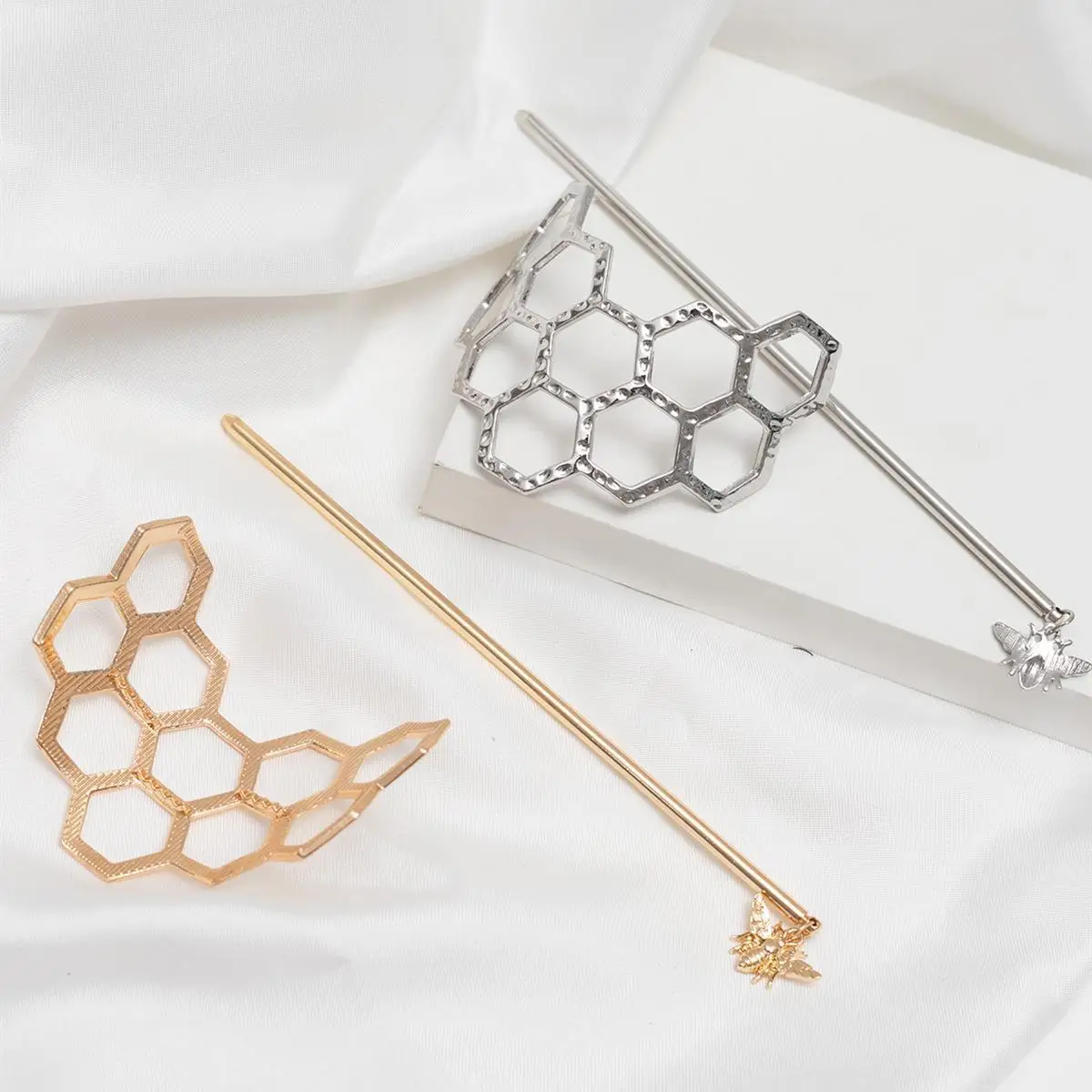 Honeycomb Hairpin Bee Twist Headwear Honeycomb Hair Fork MetalHair Bun Cage With Stick For Women Girls, Ideal Choice for Gifts