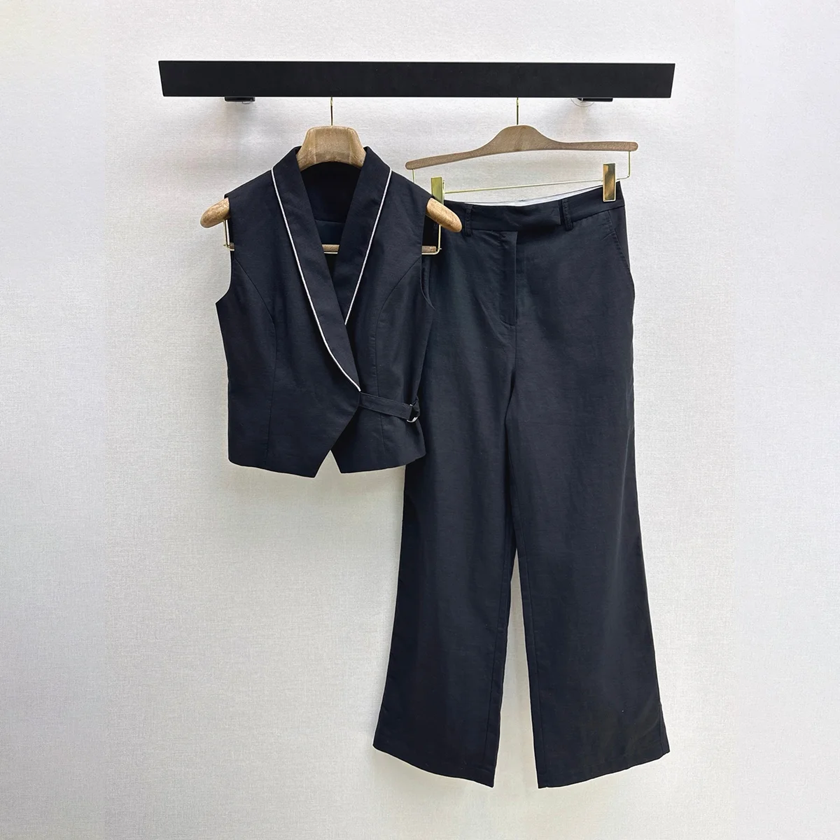 2026 high-quality women's short V-neck sleeveless vest high waisted cropped pants two-piece set--hb804