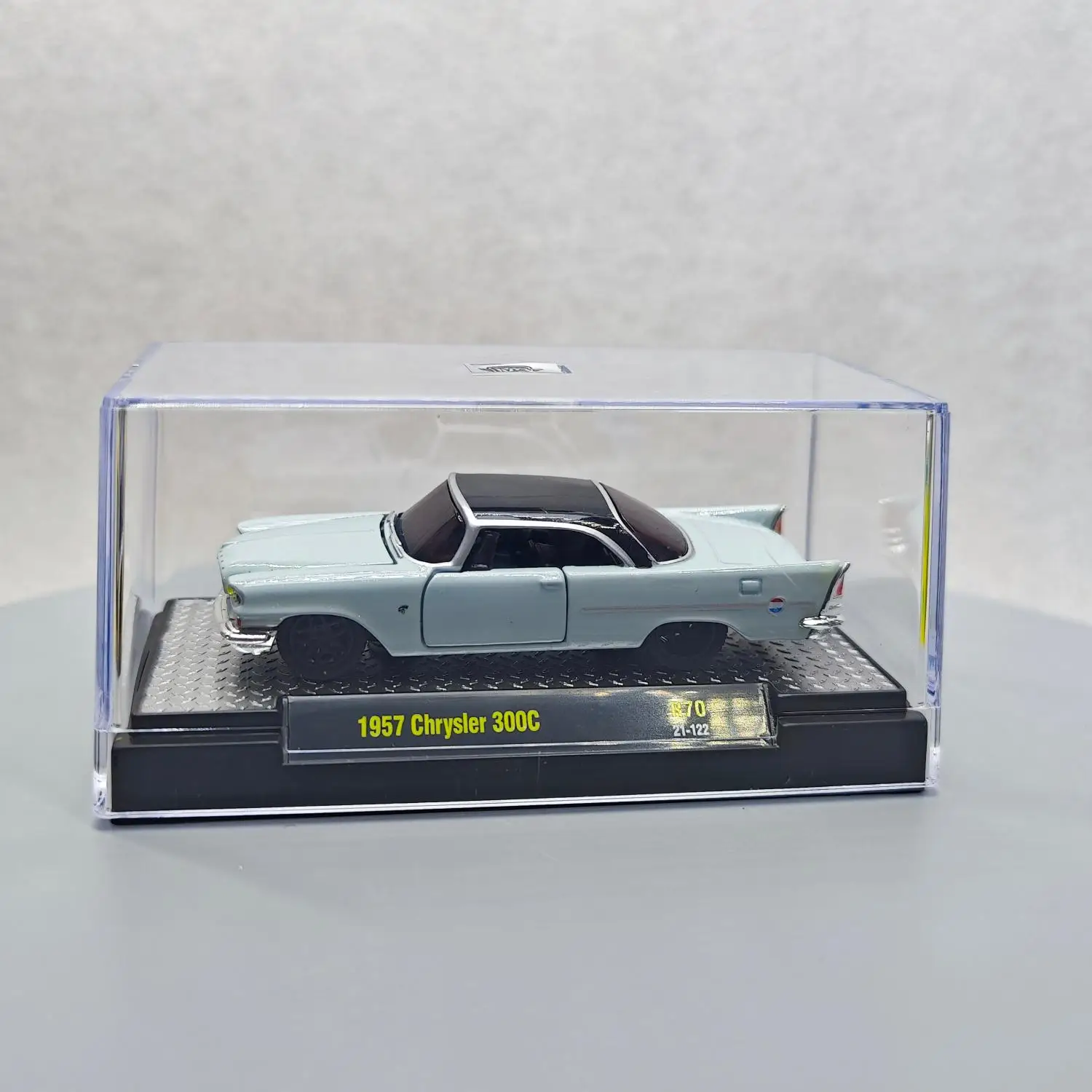 M2 Machines 1/64 1957 300C R70 SkyBlue Die-cast Alloy Car Model Collection Display Toy Gift