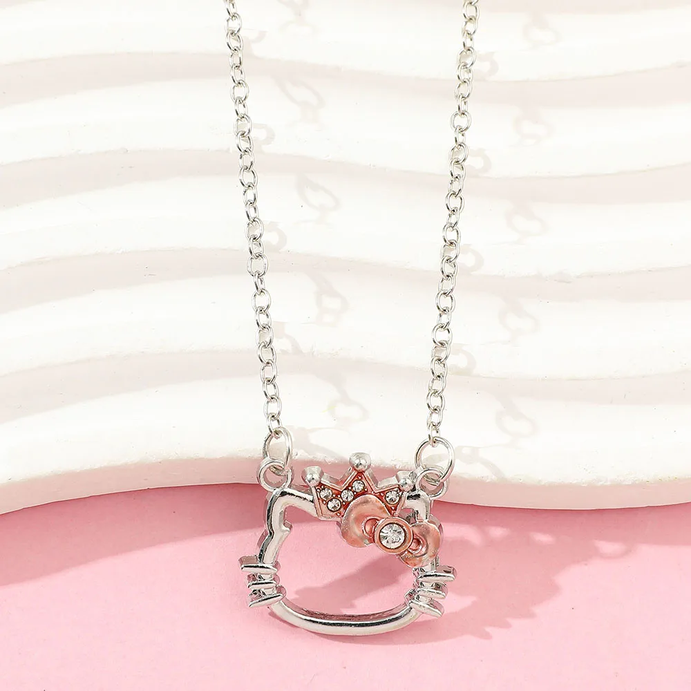 

Fashion Cartoon Hello Kitty Necklace Cute Kitty Cat Head Portrait Hollowed-Out Design Pendant Jewelry Gift for Girls ﻿