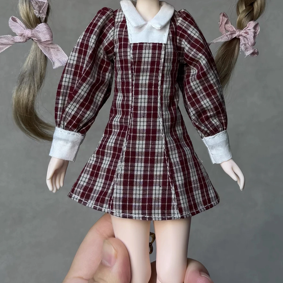 ชุดเดรสลายสก็อตสีแดงสไตล์เรโทร แขนยาว สำหรับตุ๊กตาบลายธ์ 30 ซม. 19 ข้อต่อ  ชุดเดรสสำหรับตุ๊กตาบลายธ์และอะโซน