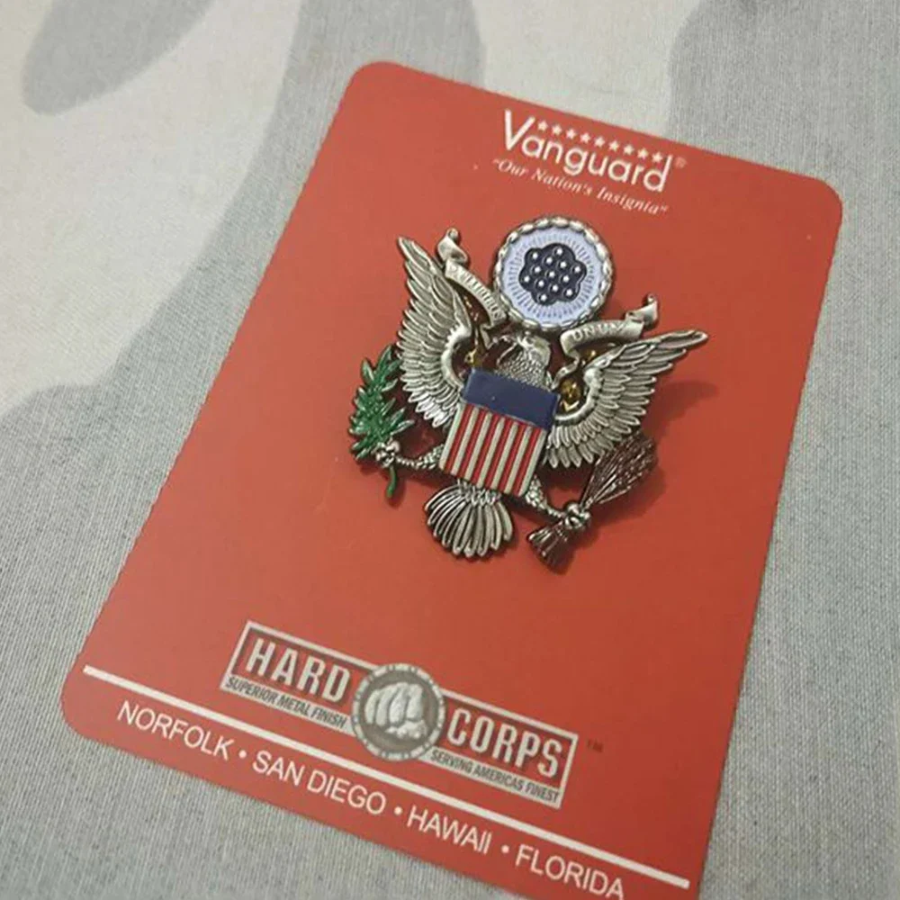 Seal of the President of the United States Presidential Eagle Badge Pin Insignia Brooch Cockade Golden Silvery