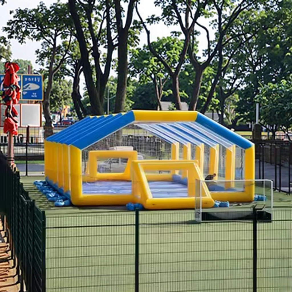 子供と大人のためのインフレータブルフットボールコート、インフレータブルサッカーピッチ、屋外スポーツフィールド