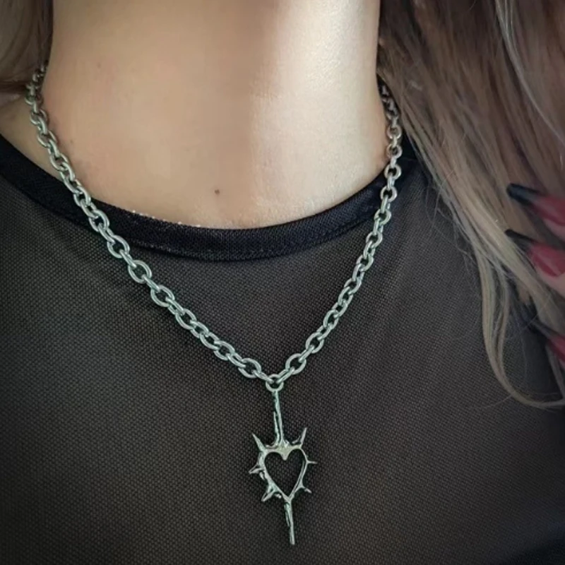 Y2K Heart Teeth Pendant Necklace for Women Men Charm Hip Hop Flail Fire Clavicle Chain Necklace Punk Fashion Jewelry Necklace