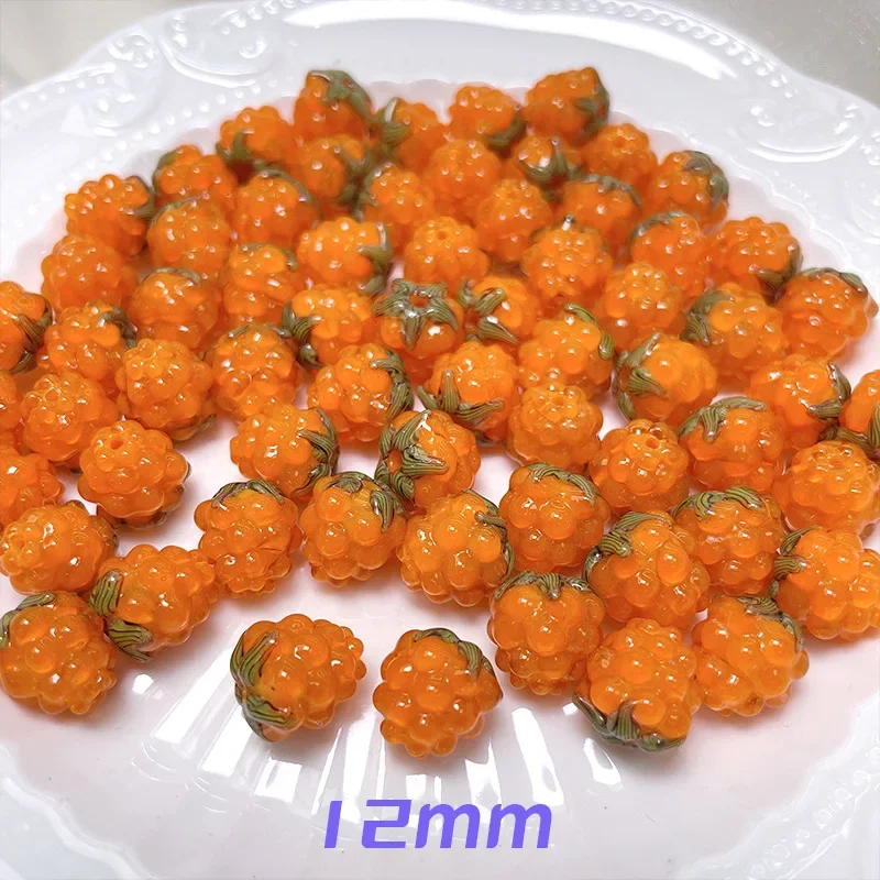 5 قطع من خرز التوت الزجاجي المصنوع يدويًا باللون الأحمر النابض بالحياة مع لهجات الورقة الخضراء لقلائد ذاتية الصنع وأساور مستلزمات صناعة المجوهرات