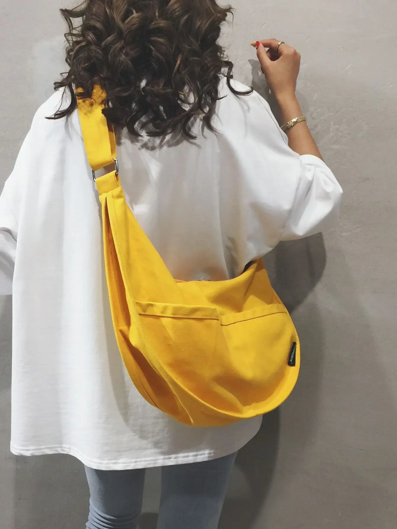 

Japanese Style Solid Color Casual Large Capacity Student Commuter Dumpling Shoulder Cross-Body Crescent Lunar Messenger Bag, Versatile Shopping Tote, Yellow