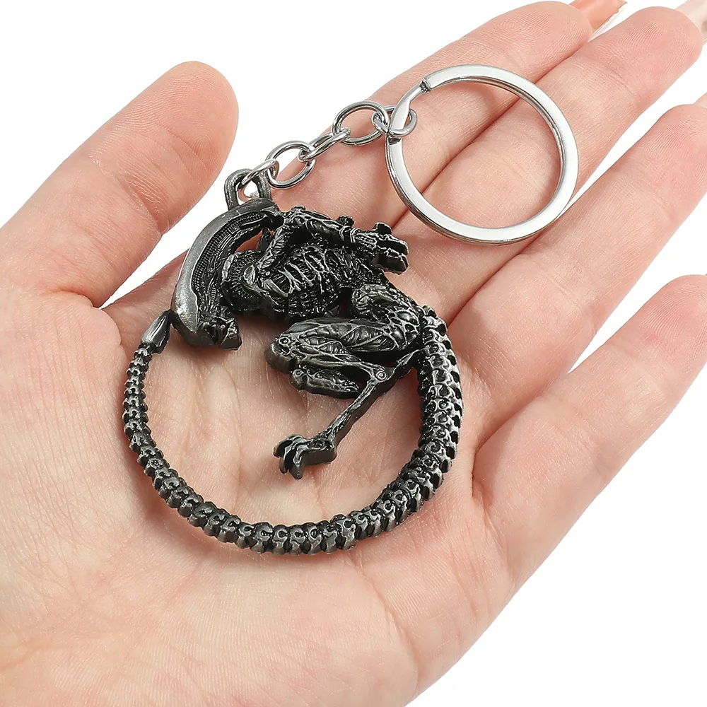 Wolf Head Dragon Alien Metal Keychain Vintage Exquisite Dragon Movie Series Key Ring Jewelry Gifts for Movie Fans