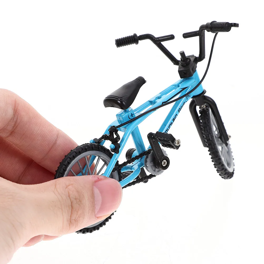 

2Pcs Miniature House Accessories Mini Bikes Alloy Tiny Bicycle Decorative Accessories Miniature Artificial Bike for Tabletop