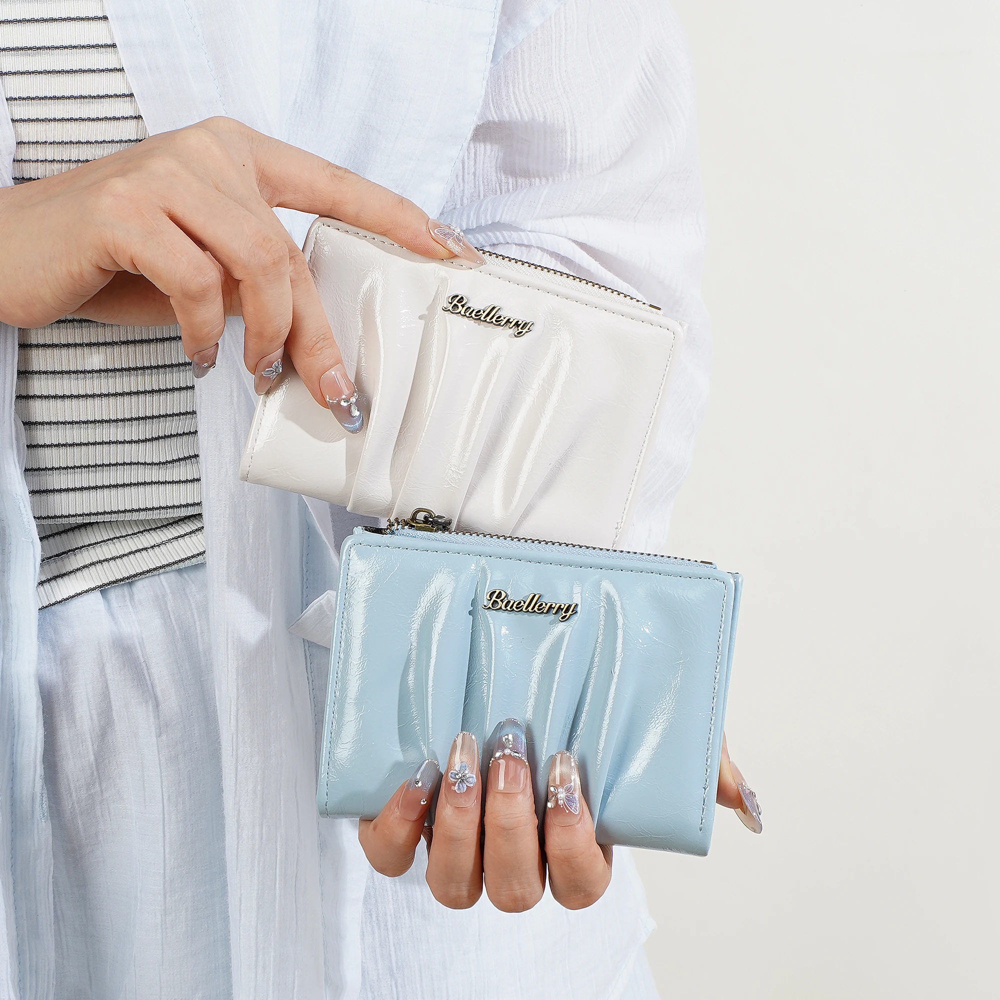 1 Stück Retro Plissierte Glänzende Öl-Wachs-PU Damen-Kurzgeldbörse, Doppelt Faltbare Schnappgeldbörse, Reißverschluss-Münzfach + Ausweisfenster, Geeignet für Outdoor-Dates, Geschenk für Frauen – Detail 16