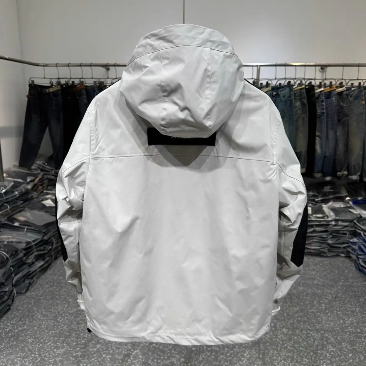 Luxury Spring Autumn Cargo Jacket Mens Bomber Jacket Multi-pocket Zip Up Hooded Coat Loose Casual Windbreaker Streetwear Black