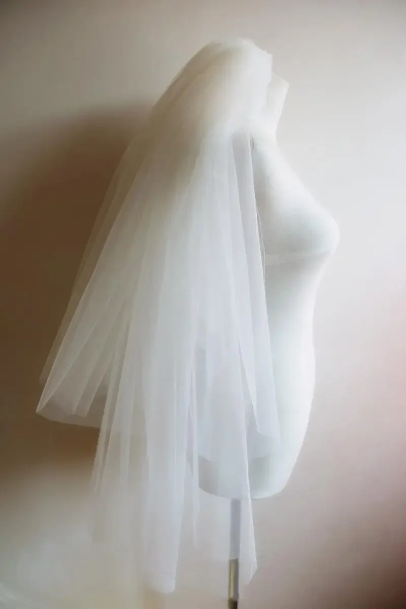 Popular Soft Tulle Two-Layers Short Wedding Veil with Comb  White Ivory  Cut Edge Veils Bridal Accessories