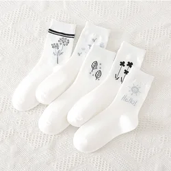 Autumn and Winter White Leaf Socks Women's Versatile Medium Tube Cotton Socks Ins Fashion Cartoon Student Cotton Women's Socks