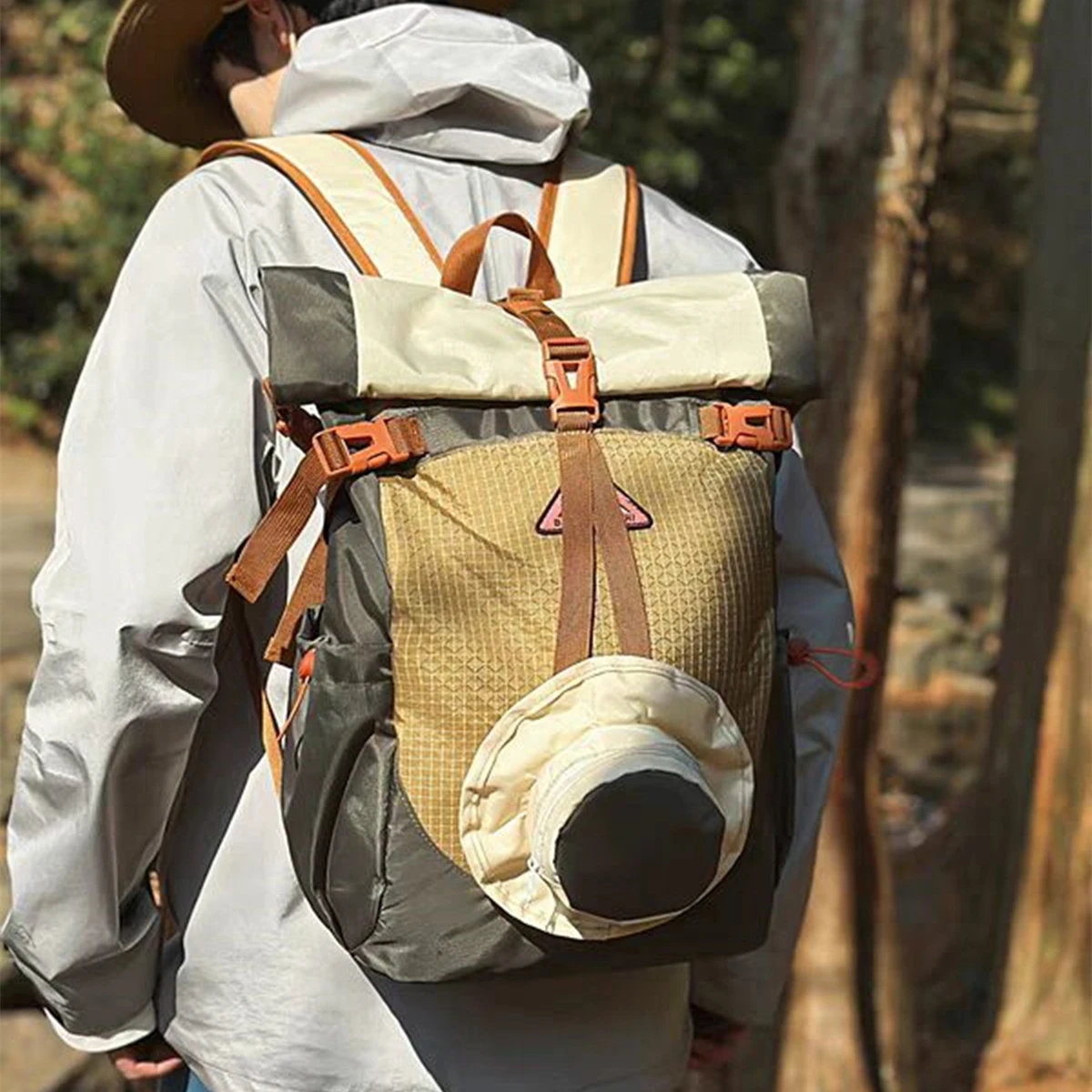 

Fashionable Outdoor Travel Backpack Lightweight Fashion Hiking Backpacks Women Climbing Backpack Classic Sport Travel Backpacks