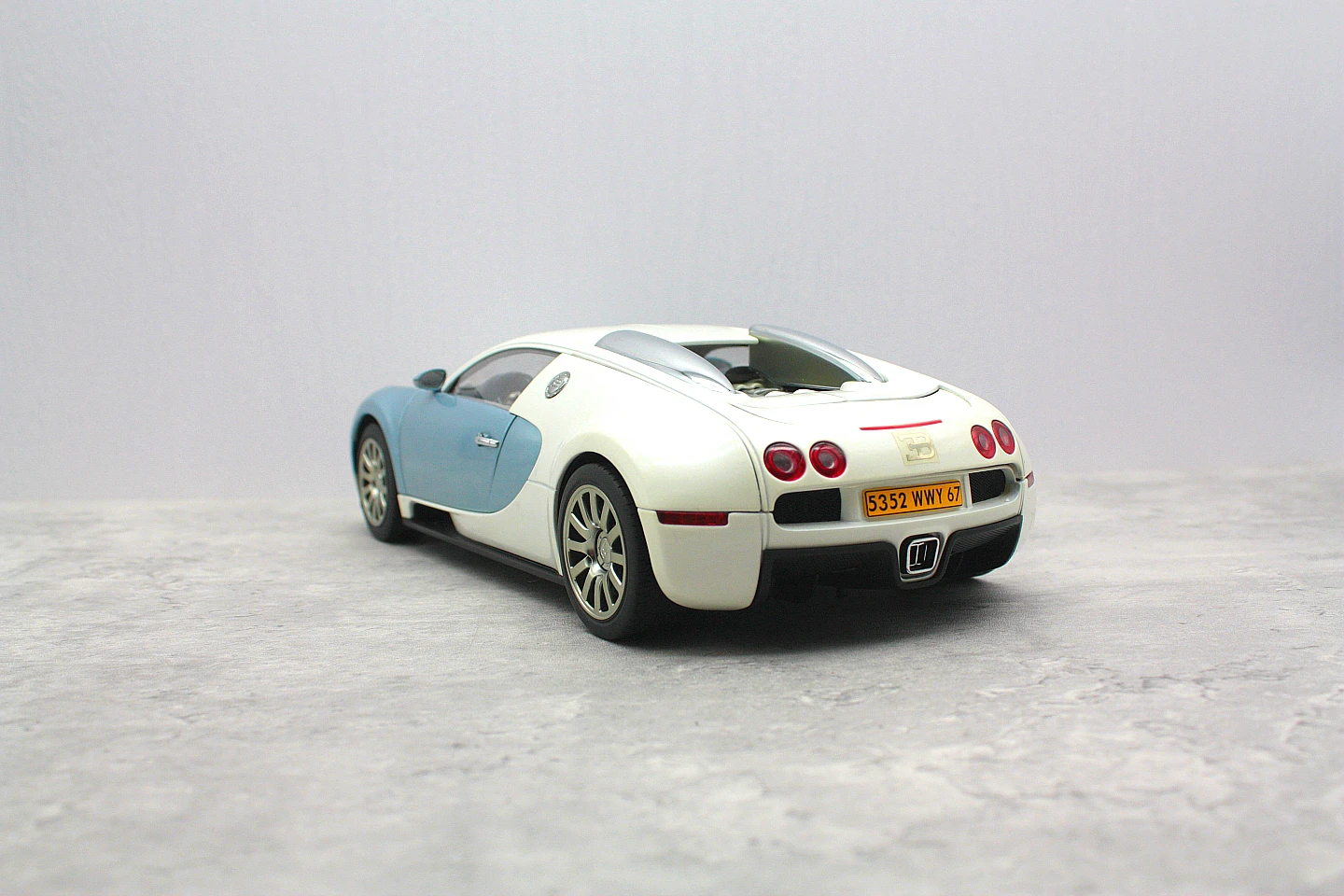 Autoart 1:18 Veyron 16.4 أبيض أزرق محاكاة طبعة محدودة جميع سبيكة معدنية مفتوحة ثابتة لعبة مجسمة هدية #3