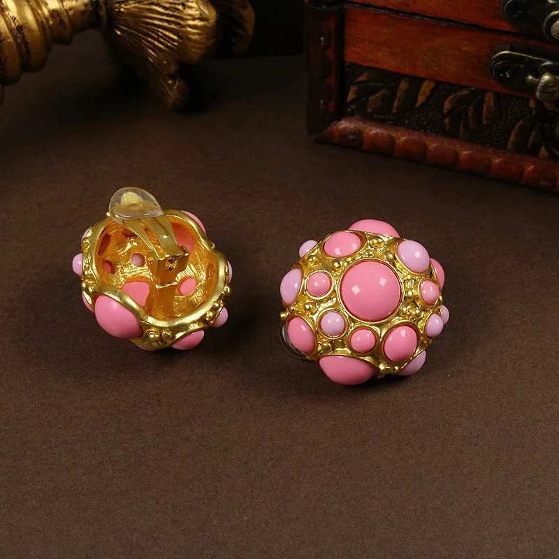 Vintage French Spherical Women\'s Earrings Sweet Romantic Colorful Resin Section Ear Clips Gift